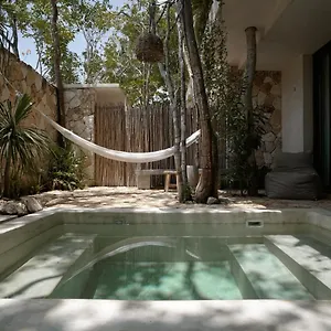 Teva Tulum, Aldea Zama Messico